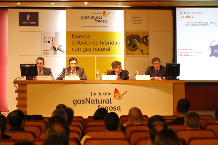 Una imagen de la presentación de Saunier Duval en el seminario  “Nuevas soluciones híbridas con gas natural”