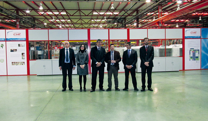 Momento de la visita a la fábrica de CIAT en Córdoba