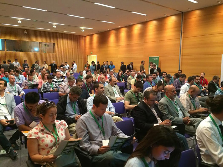 Más de 200 profesionales estuvieron presentes en la convocatoria de Schneider Electric en Valencia