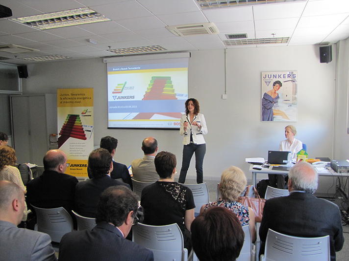 Alicia Escudero, Directora de Marketing y Producto de Bosch Termotecnia, durante su presentación