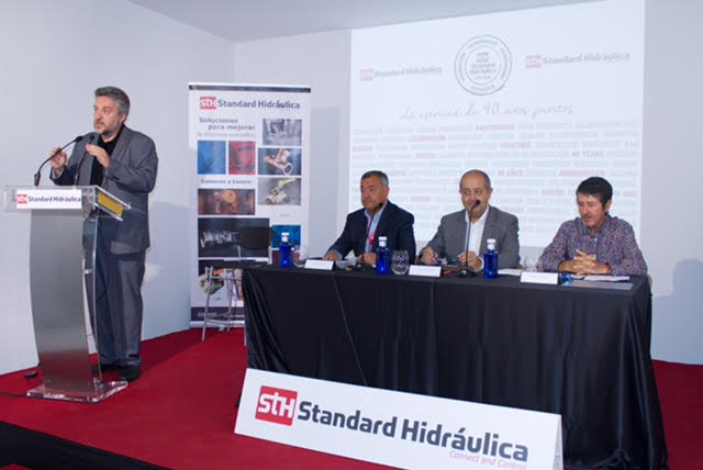 Álex Rovira, durante su intervención en el 40 aniversario de Standard Hidráulica