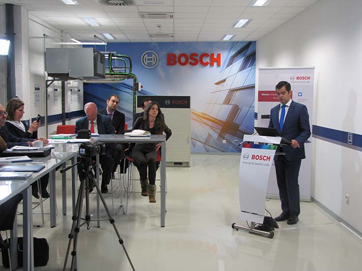 Vicente Gallardo, Director de Ventas de Bosch Termotecnia, durante la presentación