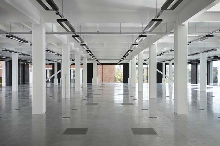 Panasonic ha proporcionado un sistema que puede operar de manera impecable bajo suelo y adaptarse al diseño interior del edificio