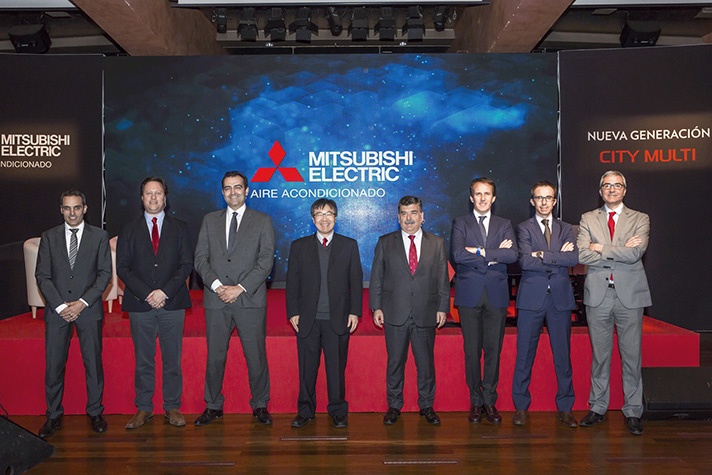 Todo el staff directivo de Mitsubishi Electric, en la presentación celebrada en Barcelona