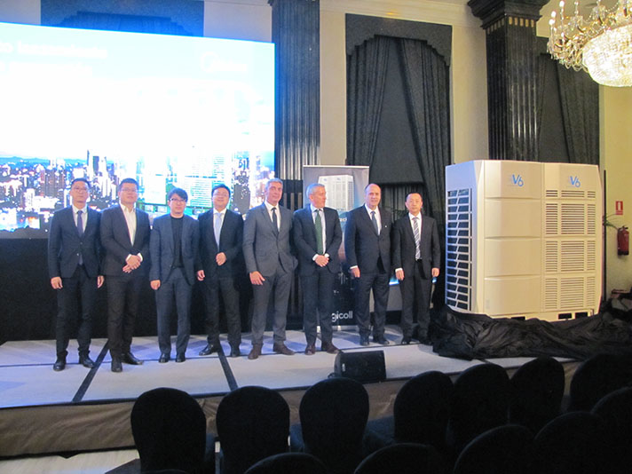 Todo el equipo de Frigicoll y Midea, en la presentación de la nueva generación VRF Midea V6