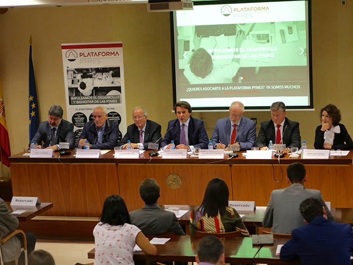 La presentación contó con la presencia del presidente de la Plataforma Pymes, José Luís Roca, de los vicepresidentes, Josep González, Julio Villaescusa, del portavoz y también vicepresidente, Antoni Cañete, y del secretario, Juan Antonio Cabrero