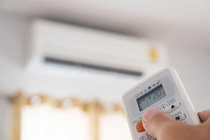 La marca recomienda usar el aire acondicionado de manera responsable regulando el termostato a una temperatura entre 23 y 26 grados