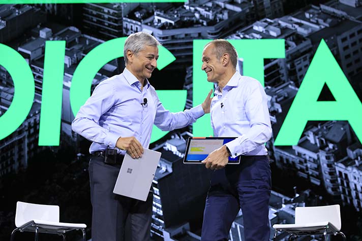 Jean-Pascal Tricoire, Presidente de Schneider Electric, con Microsoft en el Innovation Summit