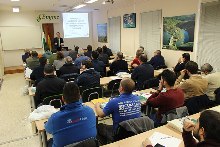 Las jornadas se están impartiendo en asociaciones de toda España