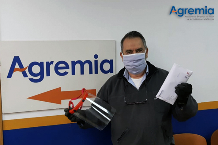 Las mascarillas buscan proteger a los instaladores