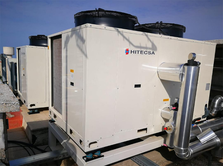 Las bombas de calor de la serie KRONO2 HE de Hitecsa son equipos aire-agua compactos de alta eficiencia