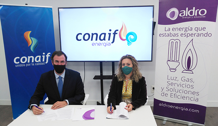 El director general de Aldro Energía, Antonio Colino, junto a la directora general de Conaif, Ana María García