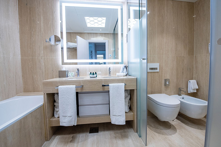 Geberit, baños 5 estrellas para hoteles higiénicos, seguros y confortables