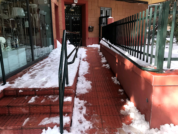 La borrasca Filomena hace que se desplomen las temperaturas y la nieve se convierta en hielo