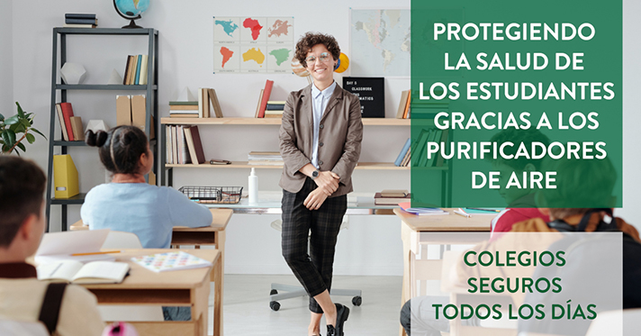 La ventilación o la circulación de aire a través de las ventanas de las aulas completamente abiertas no es suficiente