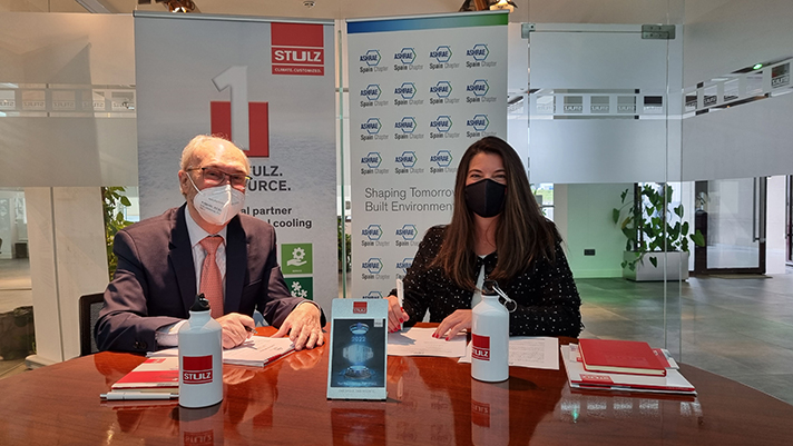 El acuerdo fue firmado por Eva Caño, Directora de Marketing de Stulz en España y Jesús de Lara, Presidente del ASHRAE Spain Chapter