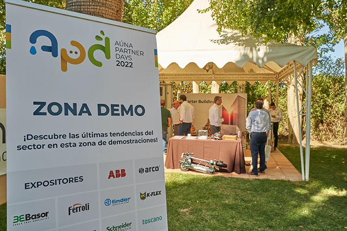 Zona DEMO en el AÚNA Partner Day de Granada