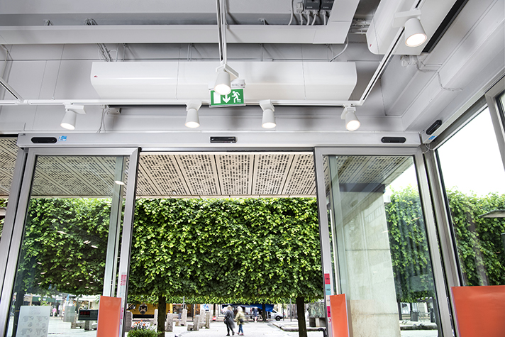 Las cortinas de aire, una alternativa a la obligación de poner puertas automáticas en los locales comerciales