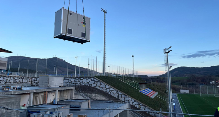 Una sala de máquinas prefabricada refuerza la producción de ACS en el estadio de la SD Eibar
