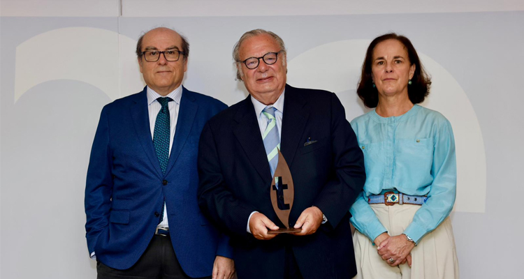 Tecnifuego nombra a Adrián Gómez presidente de honor y aprueba su estrategia para 2026-2030