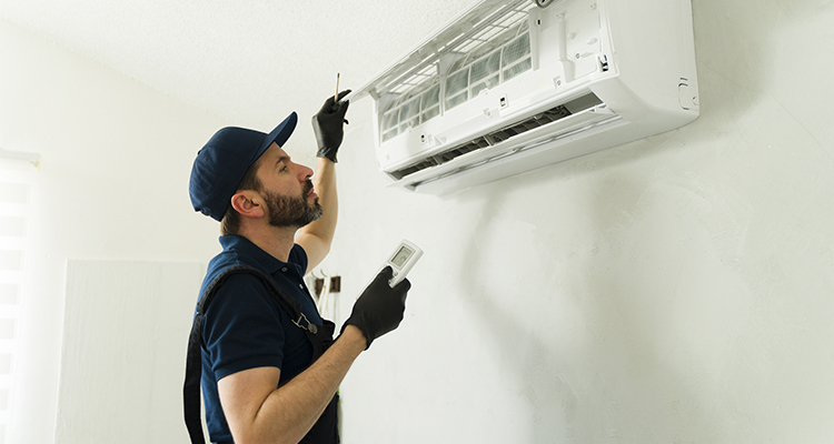 Agremia alerta sobre el aumento de instalaciones irregulares de aire acondicionado durante las olas de calor