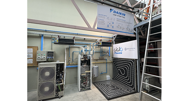 Ciclo Daikin impulsa la formación profesional en climatización con la donación de más de 100 equipos de aerotermia