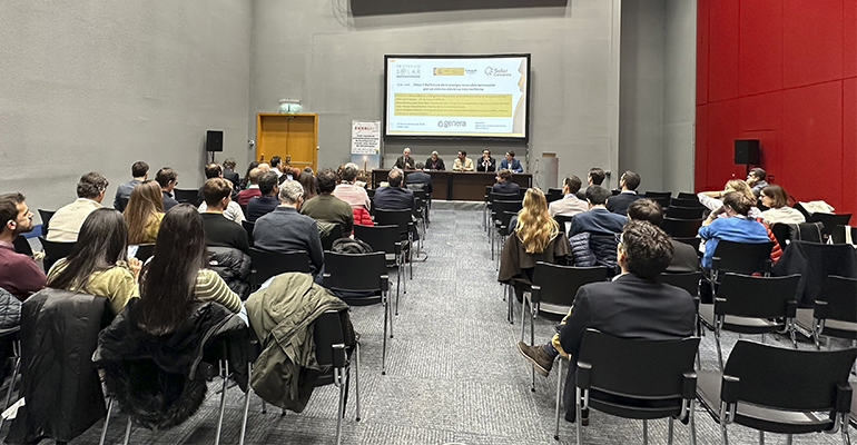 La energía termosolar gana peso en Genera 2025 como tecnología clave para estabilidad del sistema y calor industrial renovable