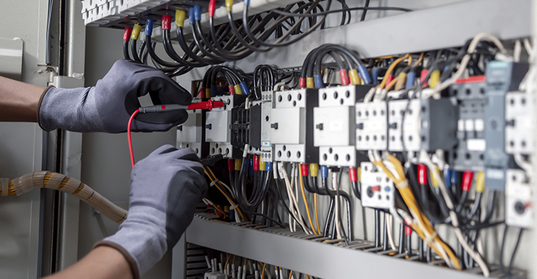 Gestión inteligente de la energía en instalaciones eléctricas para optimizar costes y operación